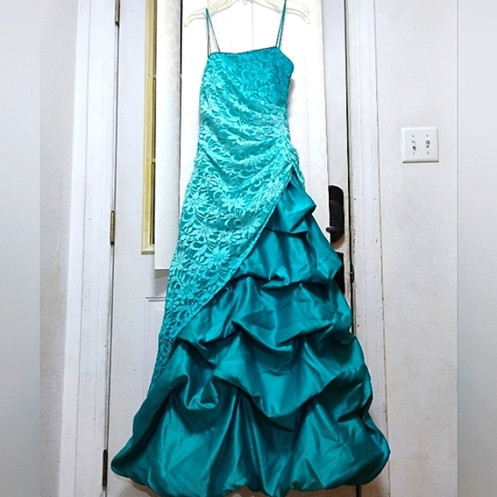 "deb" Maxi Prom Dress - 11/12